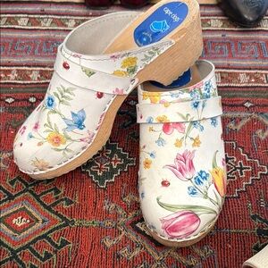 Floral Women's Clogs